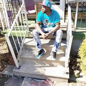 Meet your Posher, Deonta